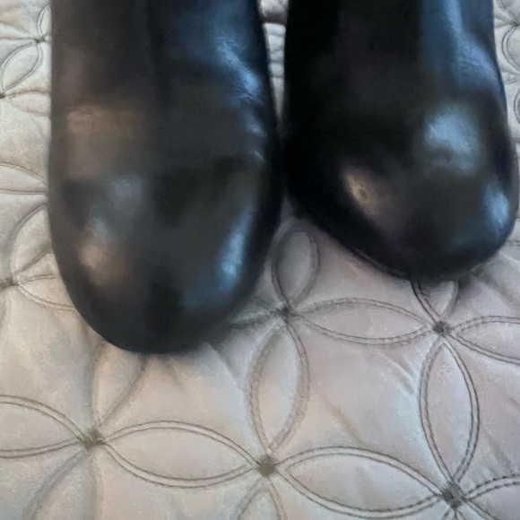 Tory Burch Bootie 6.5 - Picture 7 of 7